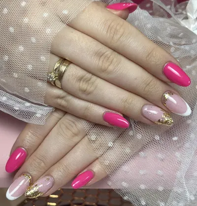 Alice Studio Nails